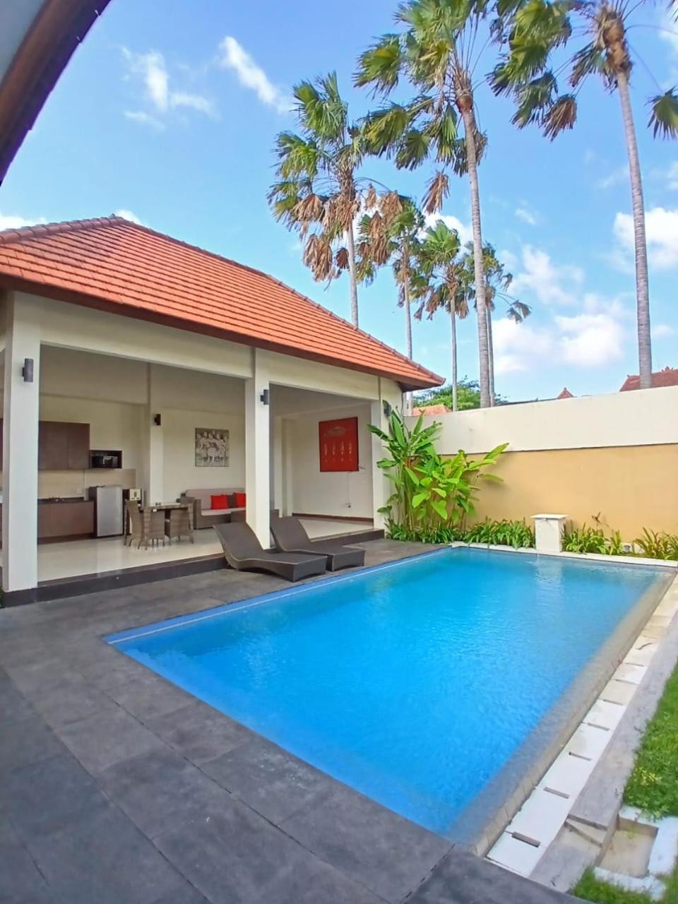 Putri In Bali * Seminyak (Bali)